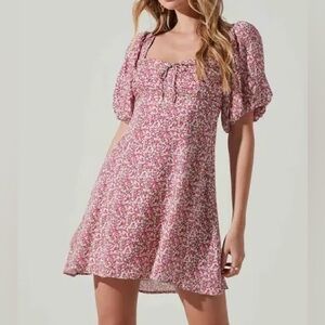 Astr The Label Ditsy Floral‎ Print Puff Sleeve Magenta Lime Floral Mini Dress